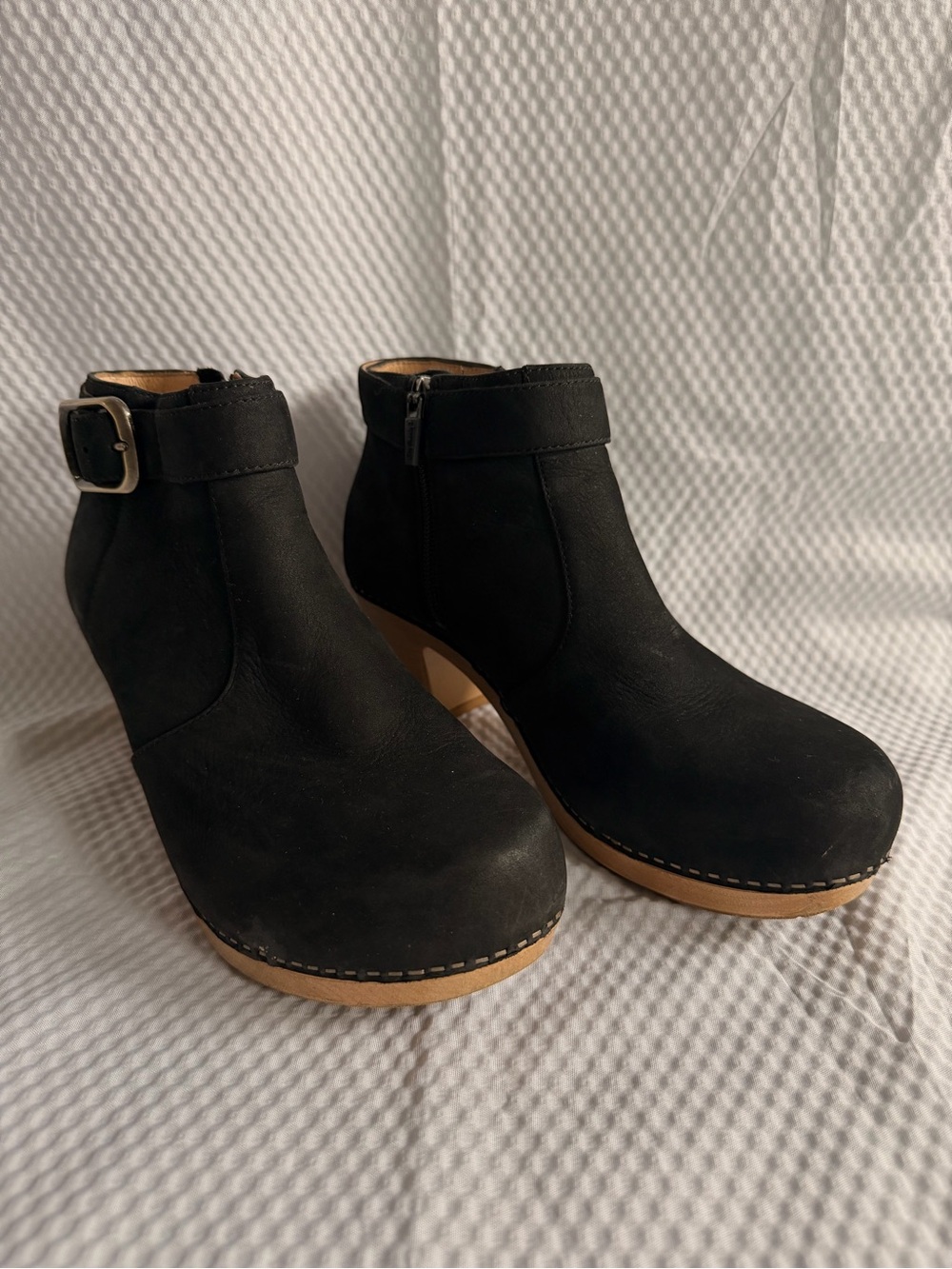 Dansko Black Suede Clog Ankle Boots with Buckle 38 Women Cottagecore 70s